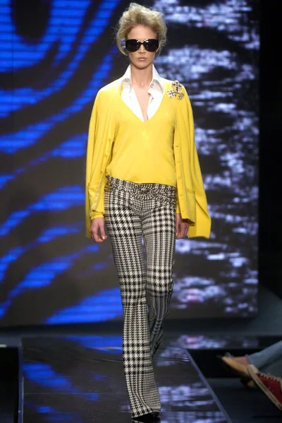 Look 2